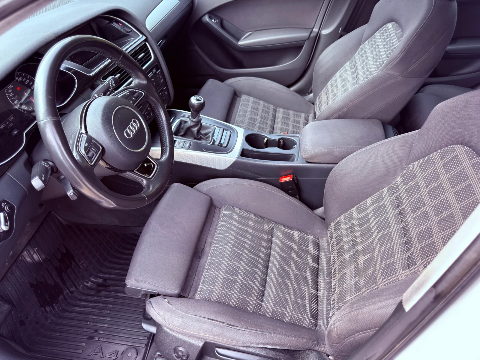 Audi A4 2.0 TDI / S LINE, снимка 9 - Автомобили и джипове - 56426713