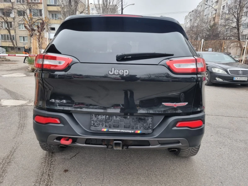 Jeep Cherokee TRAILHALK 3.2 V6, снимка 5 - Автомобили и джипове - 48226827