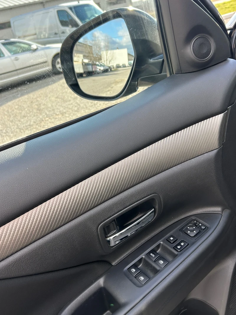 Mitsubishi Outlander 2.2D 4WD 150ps РЪЧКА 7МЕСТА Камера Стар-Стоп, снимка 17 - Автомобили и джипове - 52914660