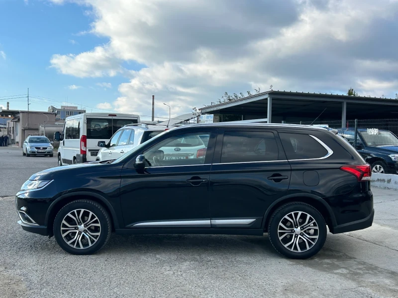 Mitsubishi Outlander 2.2D 4WD 150ps РЪЧКА 7МЕСТА Камера Стар-Стоп, снимка 8 - Автомобили и джипове - 52914660