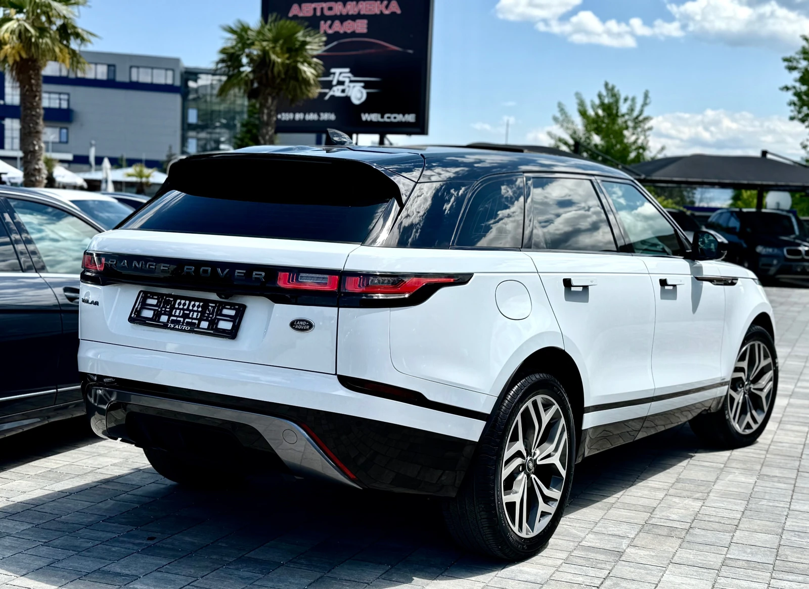 Land Rover Range Rover Velar 2.0D* 2021г.* R DYNAMIC* PANORAMA - изображение 2