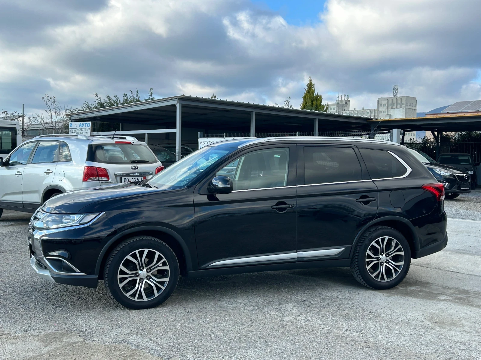 Mitsubishi Outlander 2.2D 4WD 150ps РЪЧКА 7МЕСТА Камера Стар-Стоп - изображение 7