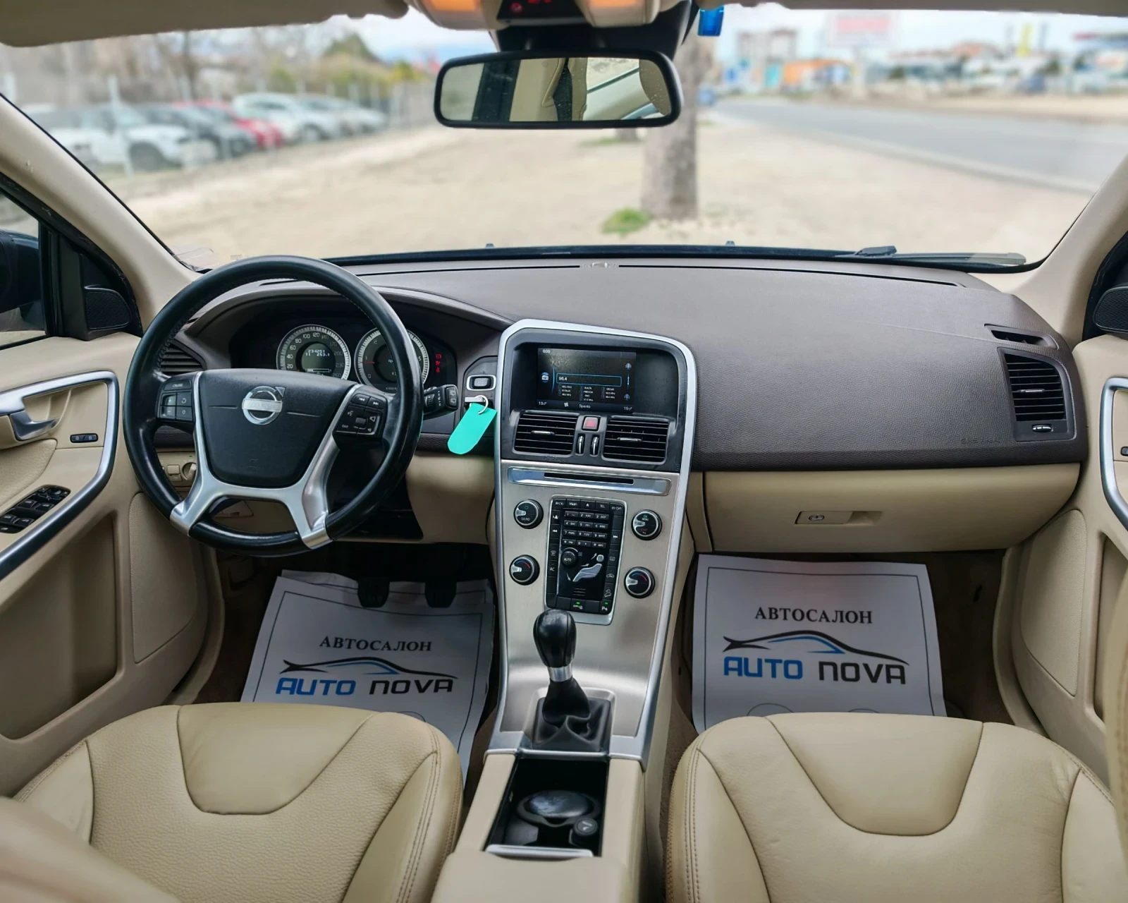 Volvo XC60 2.4  ДИЗЕЛ 163 К.С. 4Х4! КОЖА! УНИКАЛНО СЪСТОЯНИЕ!, снимка 15 - Автомобили и джипове - 53917141