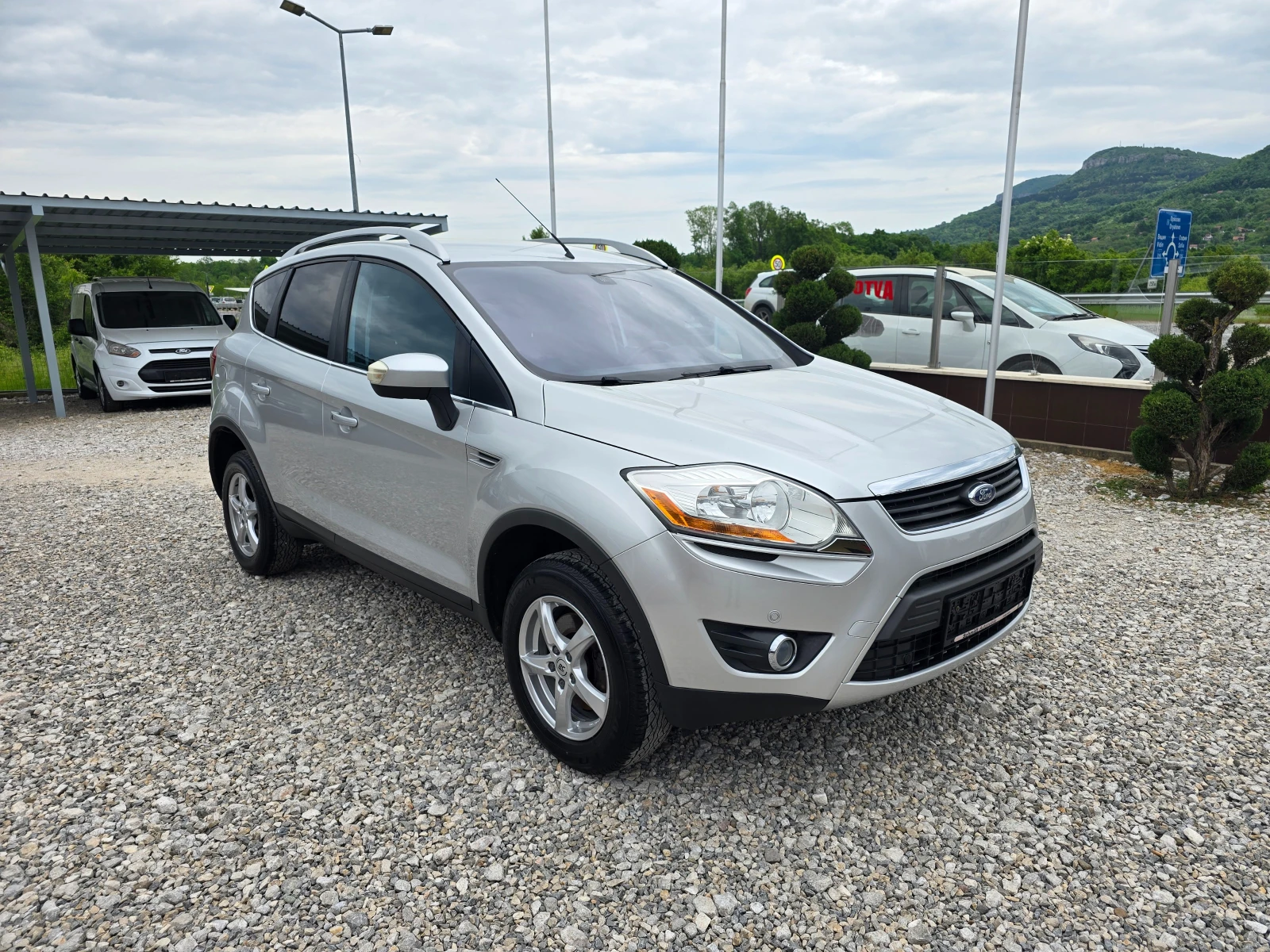 Ford Kuga 2.0TDCI 4X4 136кс ! ! РЕАЛНИ КИЛОМЕТРИ, снимка 7 - Автомобили и джипове - 54484871