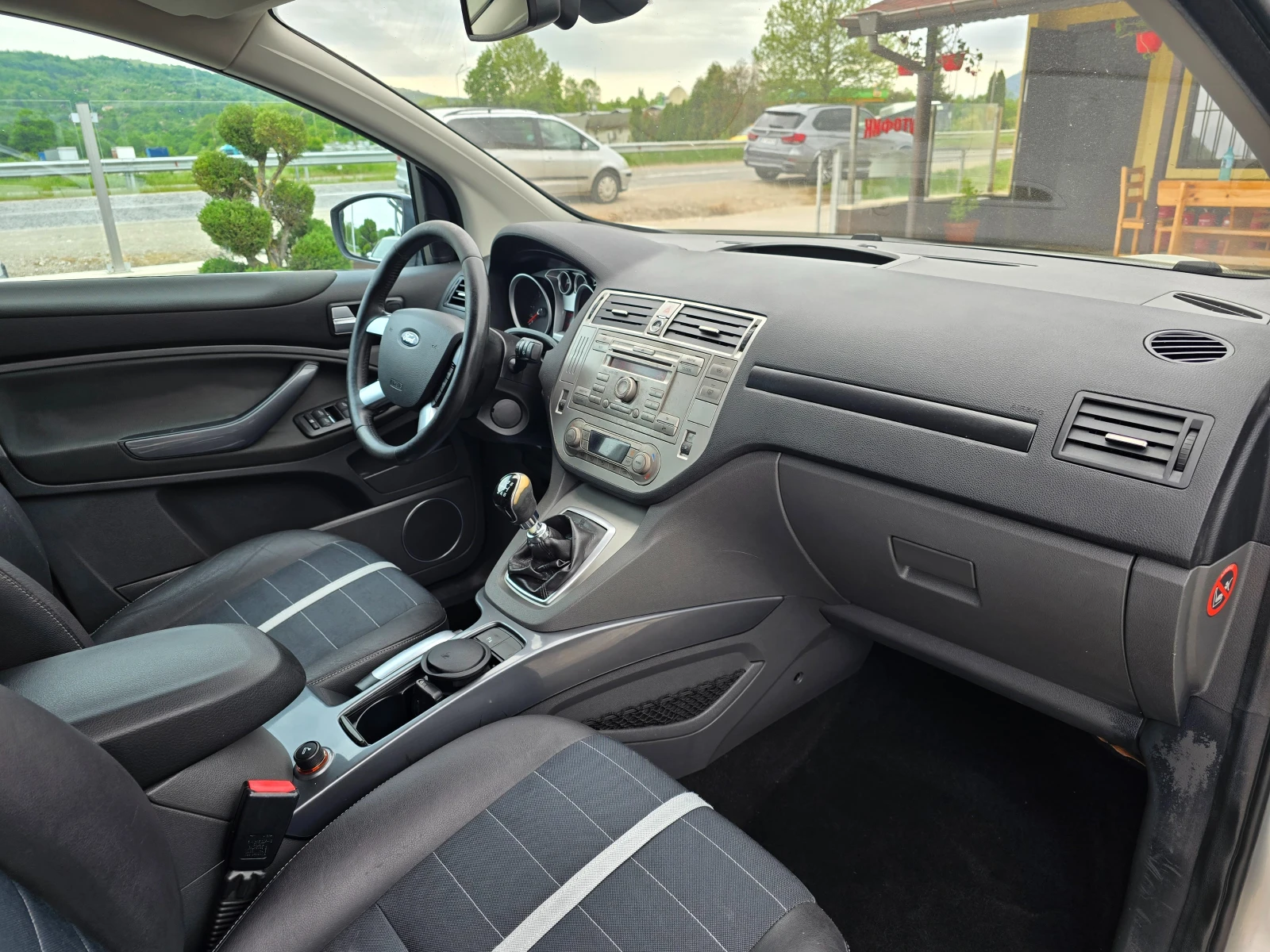 Ford Kuga 2.0TDCI 4X4 136кс ! ! РЕАЛНИ КИЛОМЕТРИ, снимка 9 - Автомобили и джипове - 54484871