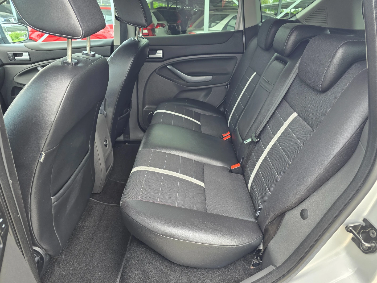 Ford Kuga 2.0TDCI 4X4 136кс ! ! РЕАЛНИ КИЛОМЕТРИ, снимка 14 - Автомобили и джипове - 54484871