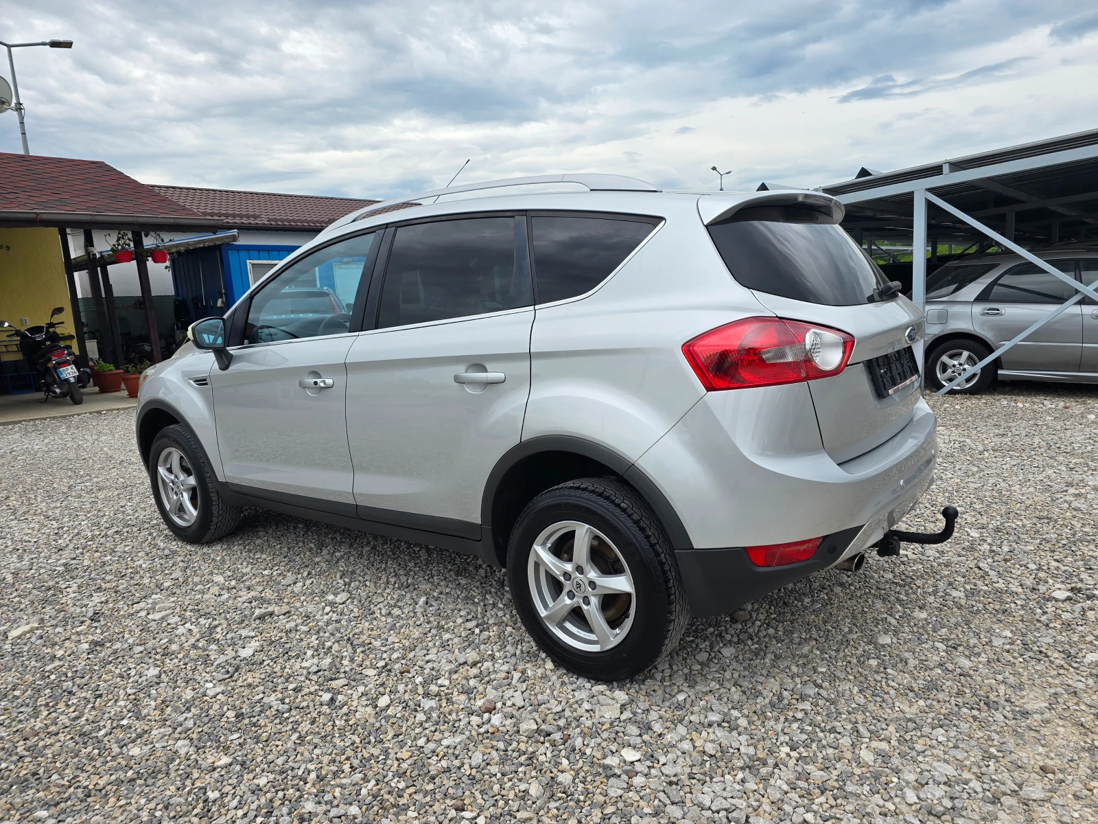 Ford Kuga 2.0TDCI 4X4 136кс ! ! РЕАЛНИ КИЛОМЕТРИ, снимка 3 - Автомобили и джипове - 54484871
