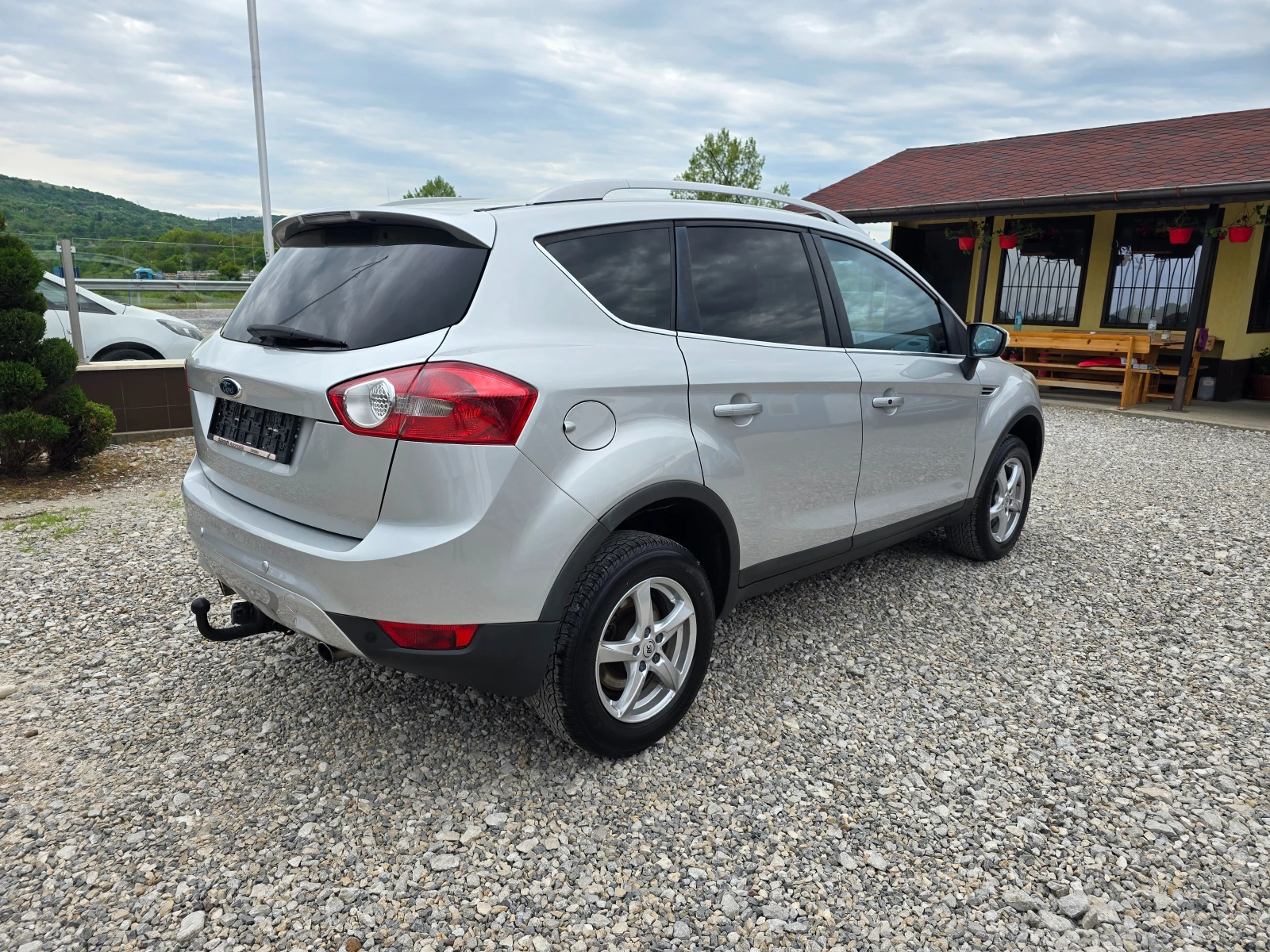 Ford Kuga 2.0TDCI 4X4 136кс ! ! РЕАЛНИ КИЛОМЕТРИ, снимка 5 - Автомобили и джипове - 54484871
