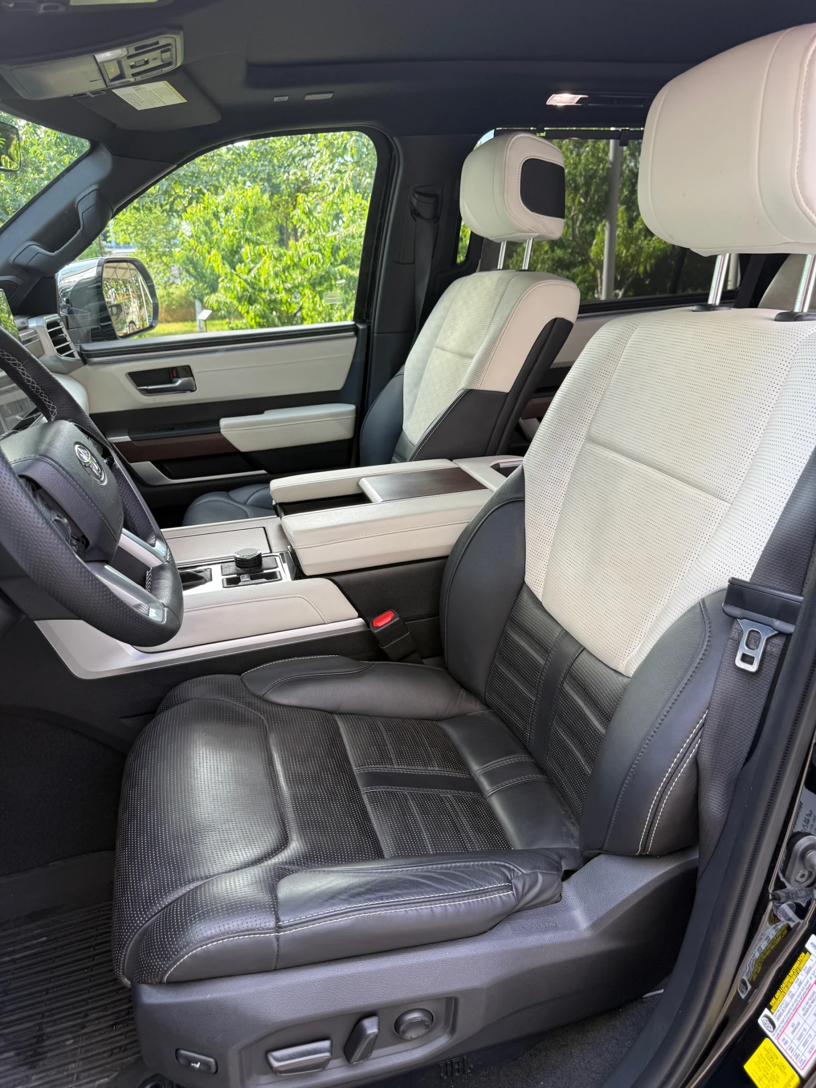 Toyota Sequoia, снимка 12 - Автомобили и джипове - 54878843