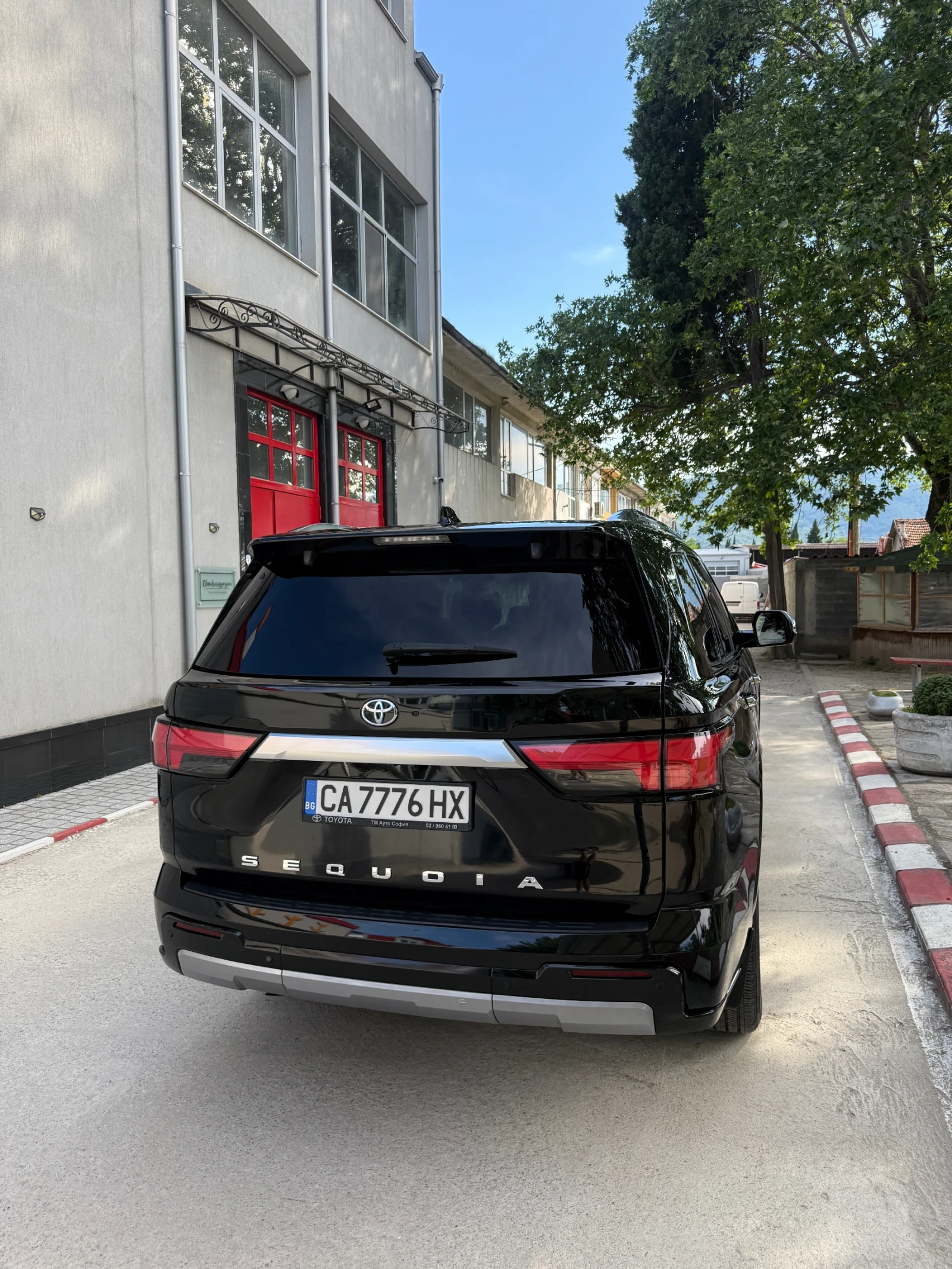 Toyota Sequoia, снимка 6 - Автомобили и джипове - 54878843