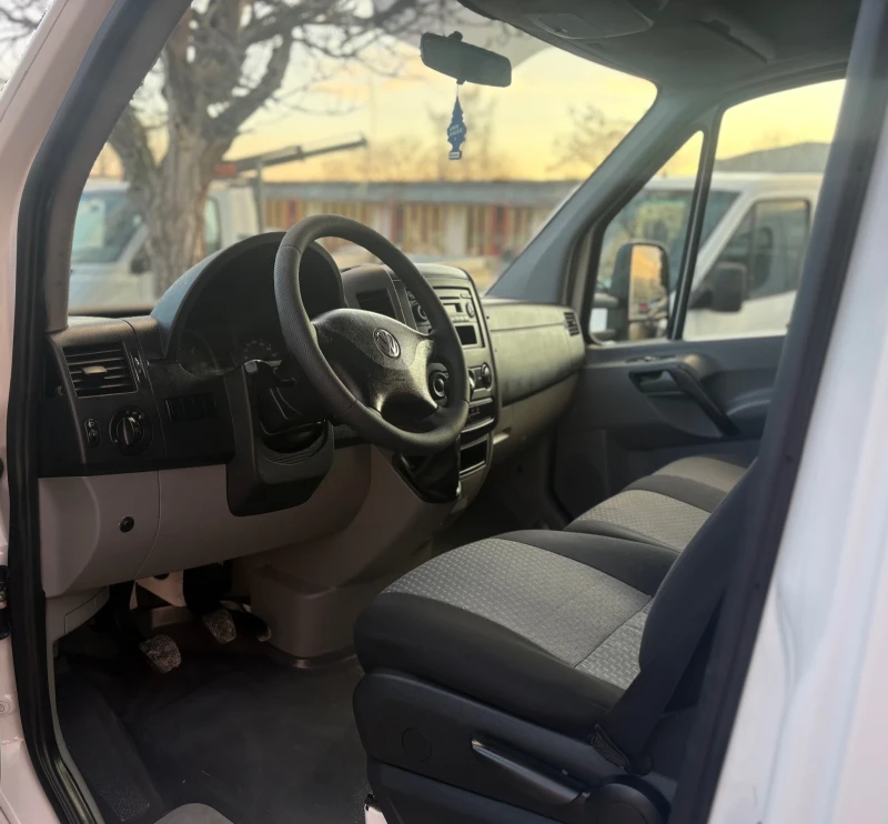 VW Crafter КЛИМА! 4.40м! Падащ борд!, снимка 14 - Бусове и автобуси - 52698052