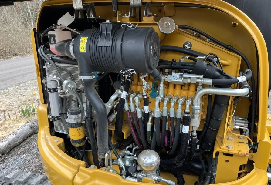 Багер Cat 303.5E CR, снимка 14 - Индустриална техника - 55900075