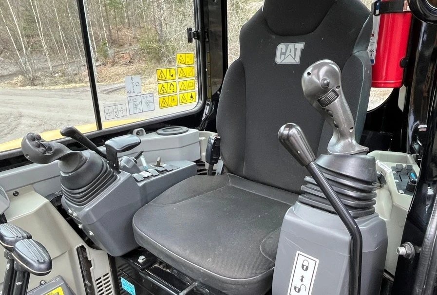 Багер Cat 303.5E CR, снимка 9 - Индустриална техника - 55900075
