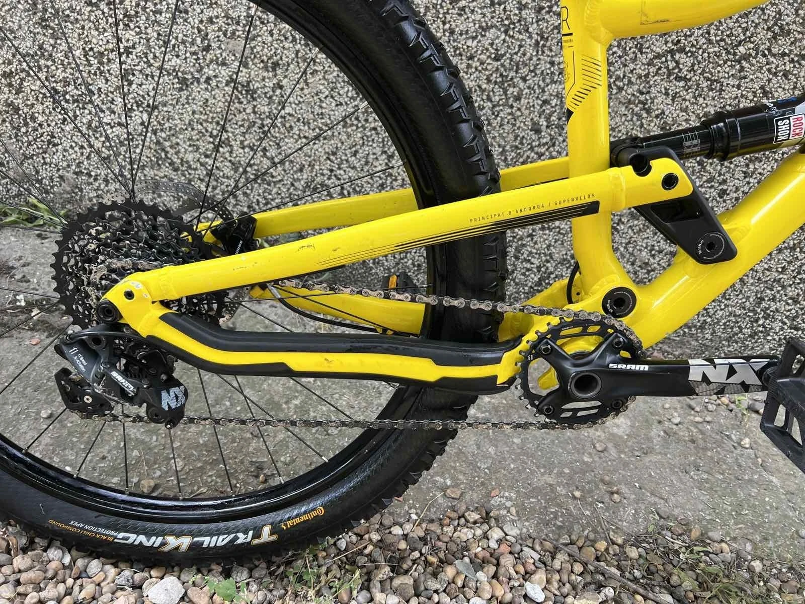  Supreme Junior | Mobile.bg   6