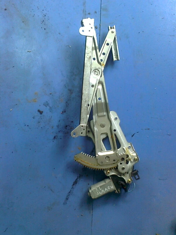 ел.машинка за задно ляво стъкло,стъклоповдигач Субару Аутбек 02г.