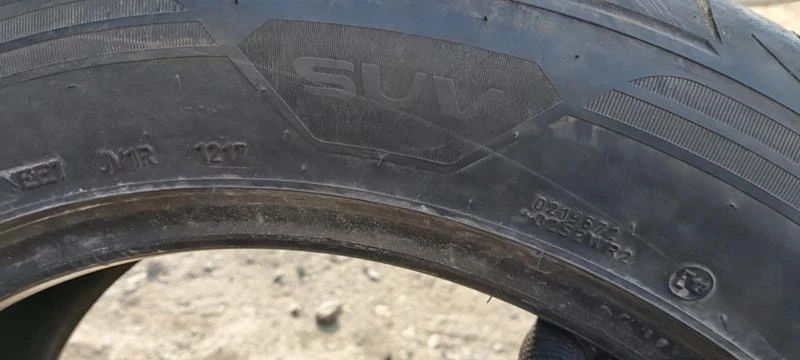 Гуми Зимни 235/55R19, снимка 7 - Гуми и джанти - 31141130