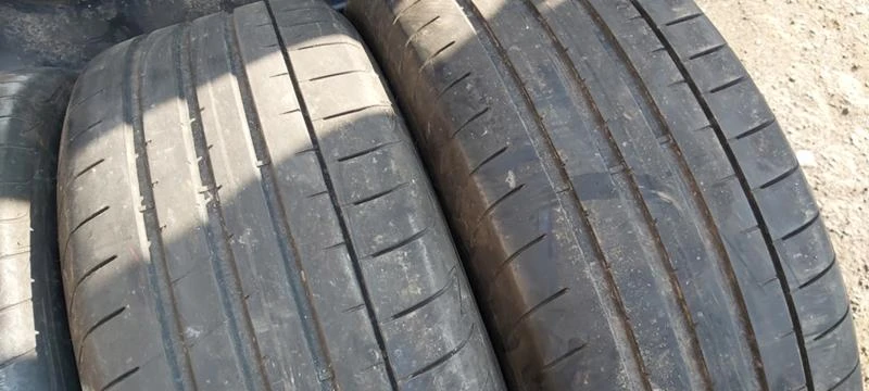 Гуми Зимни 235/55R19, снимка 4 - Гуми и джанти - 31141130