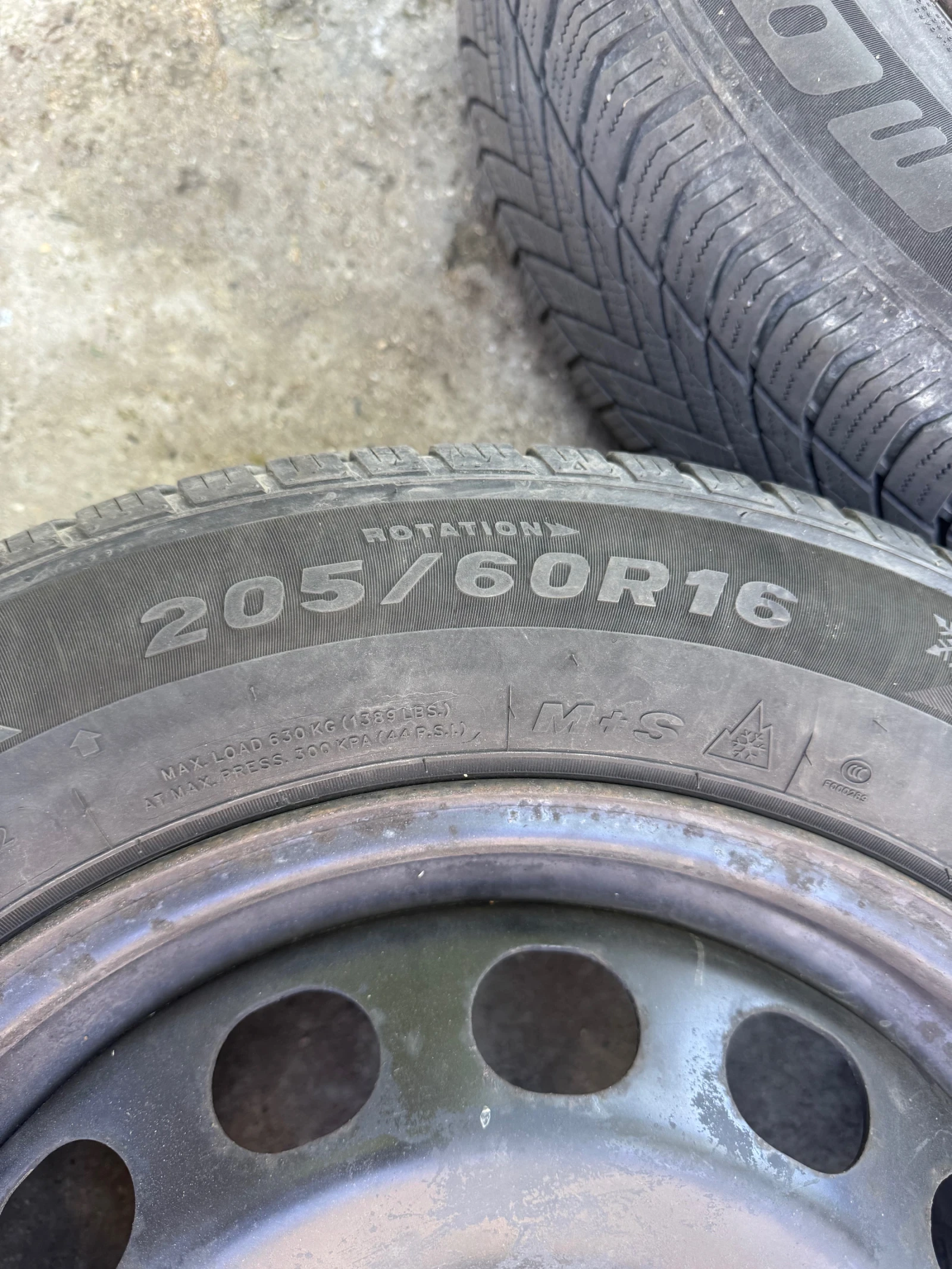 Гуми с джанти Други 205/60R16, снимка 3 - Гуми и джанти - 55471705