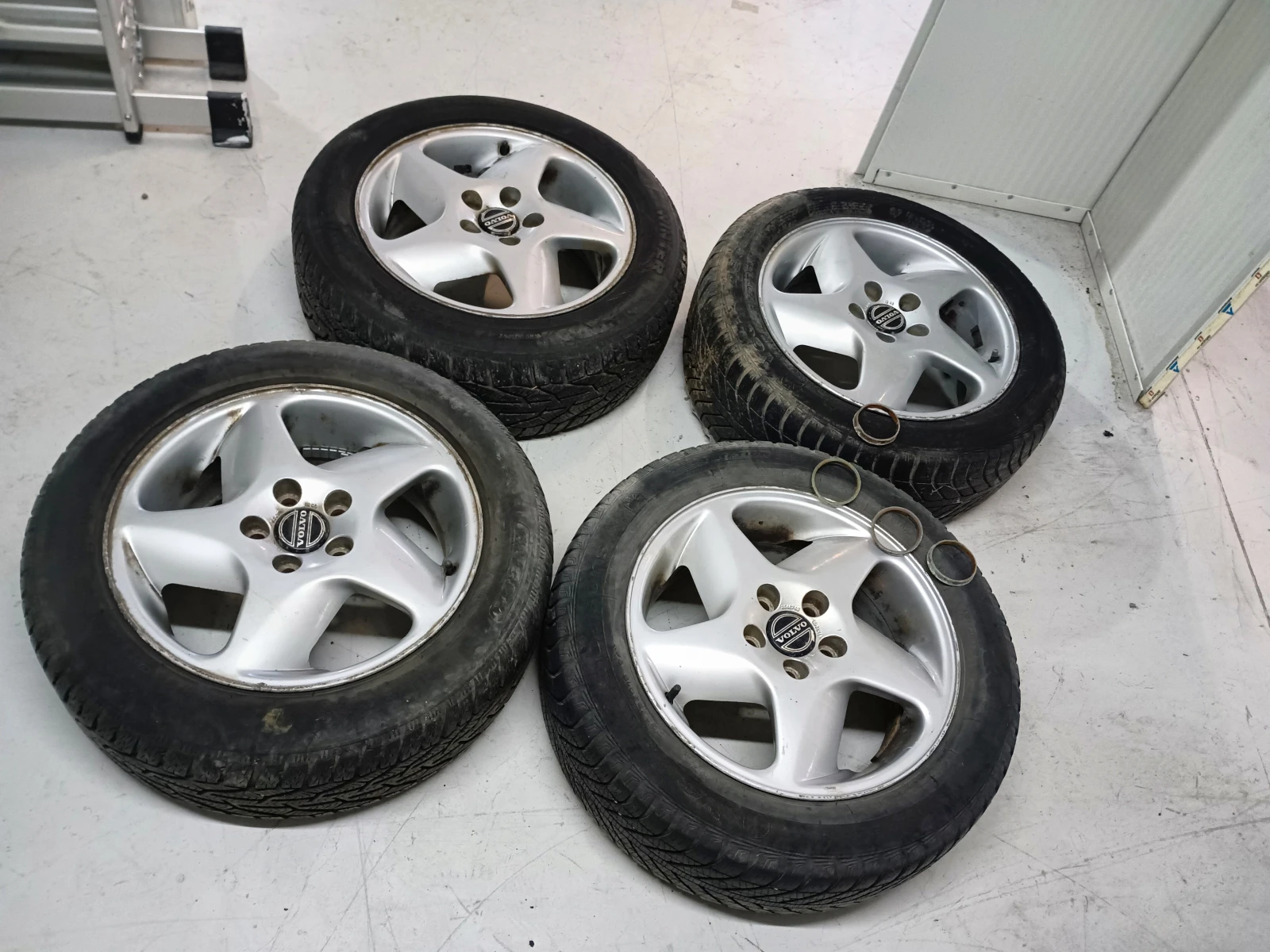 ���� � ������ 205/55R16 �� Volvo 142 | Mobile.bg � ����������� 1
