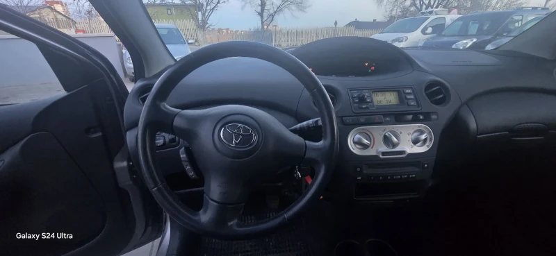 Toyota Yaris 160000km, снимка 11 - Автомобили и джипове - 48921170