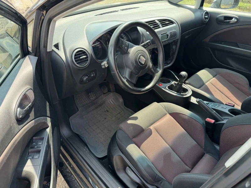 Seat Leon 2.0, снимка 6 - Автомобили и джипове - 51323344