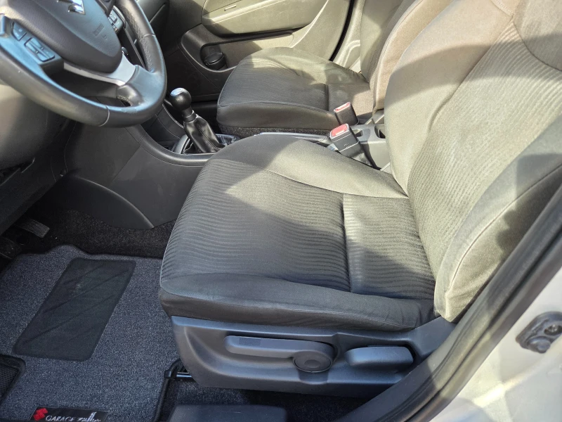 Suzuki Swift 1.2 i, снимка 9 - Автомобили и джипове - 52062053