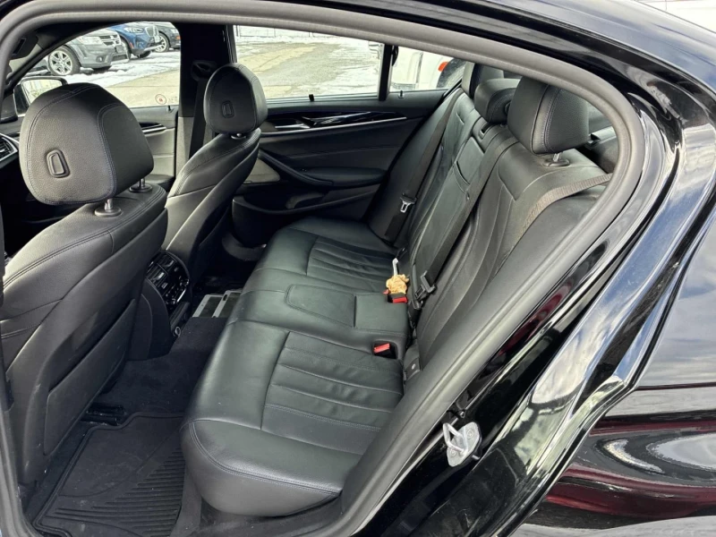 BMW 540 M-pkg* Xdrive* 360View* Harman/Kardon* Пано* Подгр, снимка 13 - Автомобили и джипове - 52801485