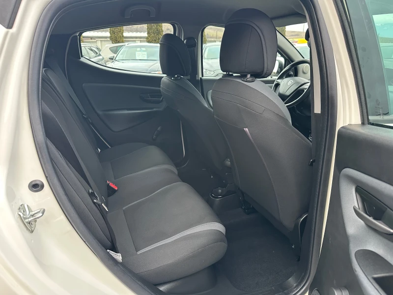 Lancia Ypsilon FACELIFT* 1.2I* EURO6B* TOP* , снимка 7 - Автомобили и джипове - 53374063