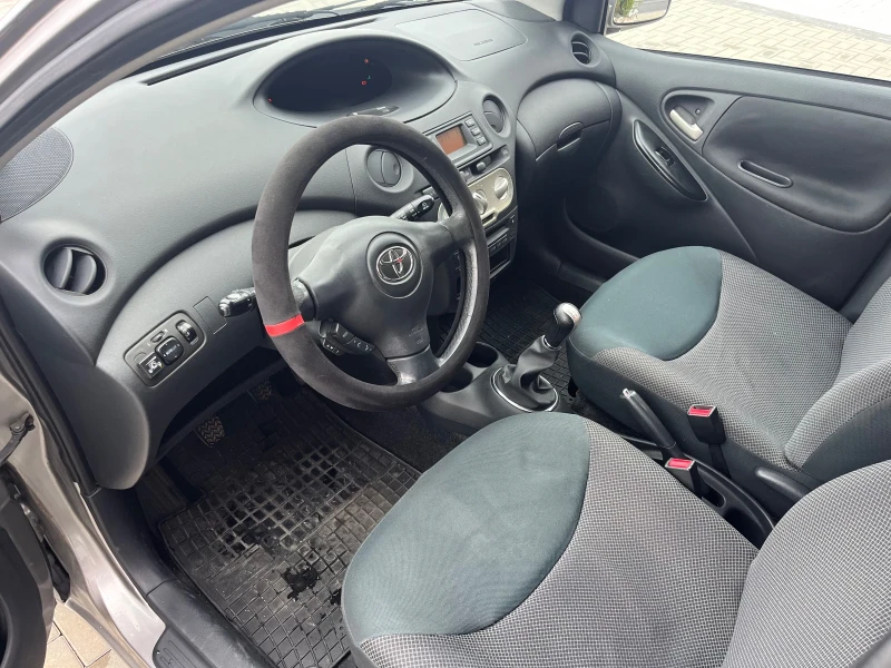 Toyota Yaris 1.3 бензин+ газ, снимка 8 - Автомобили и джипове - 53400920