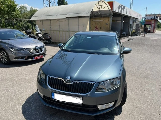 Skoda Octavia 1.6 TDI, снимка 6 - Автомобили и джипове - 47637292