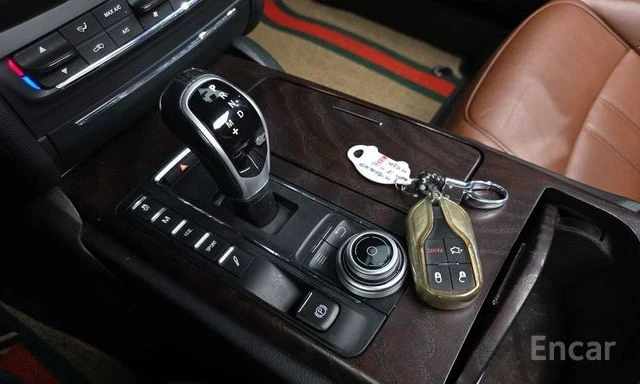 Maserati Ghibli, снимка 9 - Автомобили и джипове - 54734890