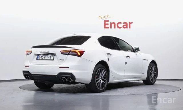 Maserati Ghibli, снимка 2 - Автомобили и джипове - 54734890