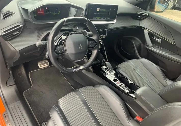 Peugeot 2008 1.5 GT BLUE HDI EAT8, снимка 9 - Автомобили и джипове - 55692554