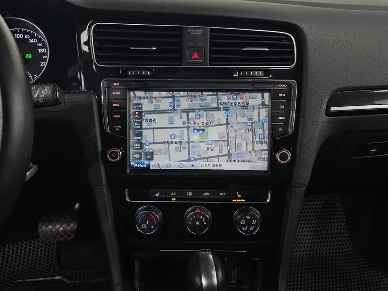 VW Golf 7Th Generation 1.6 Tdi, снимка 14 - Автомобили и джипове - 55748691