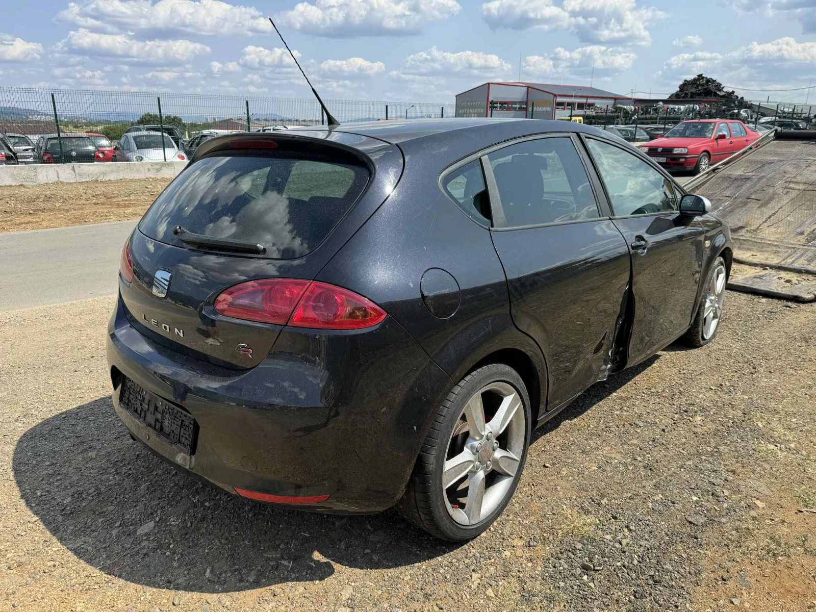 Seat Leon 2.0 - изображение 5