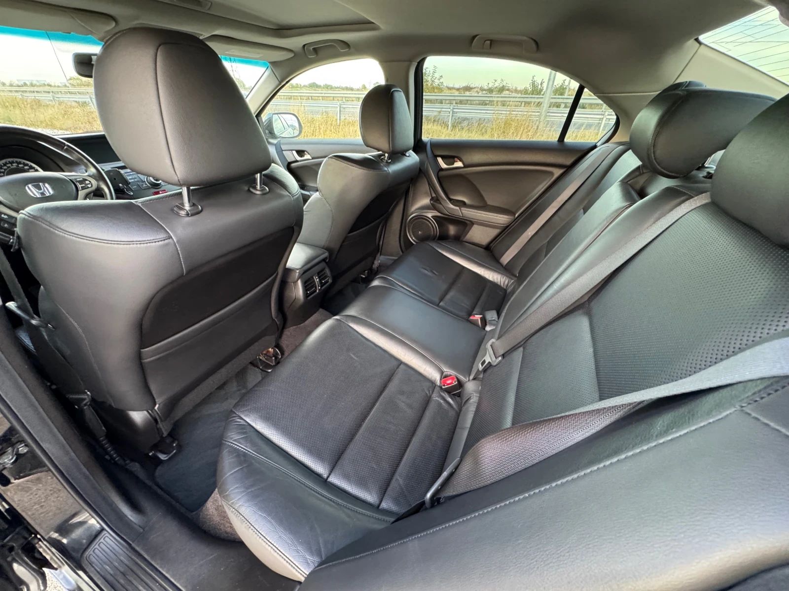 Honda Accord 2.4i-VTEC / FULL / EXECUTIVE / KOJA / NAVI /CAMERA | Mobile.bg   11