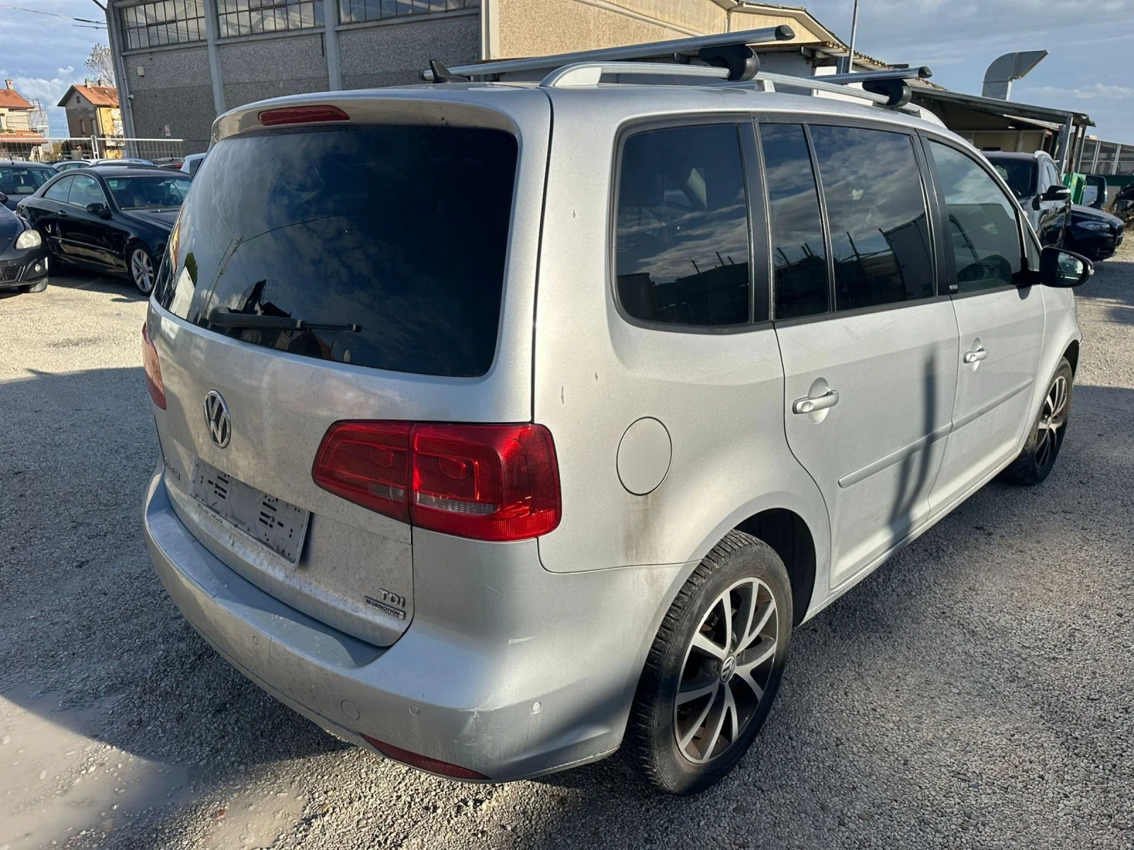 VW Touran За съединител - изображение 9