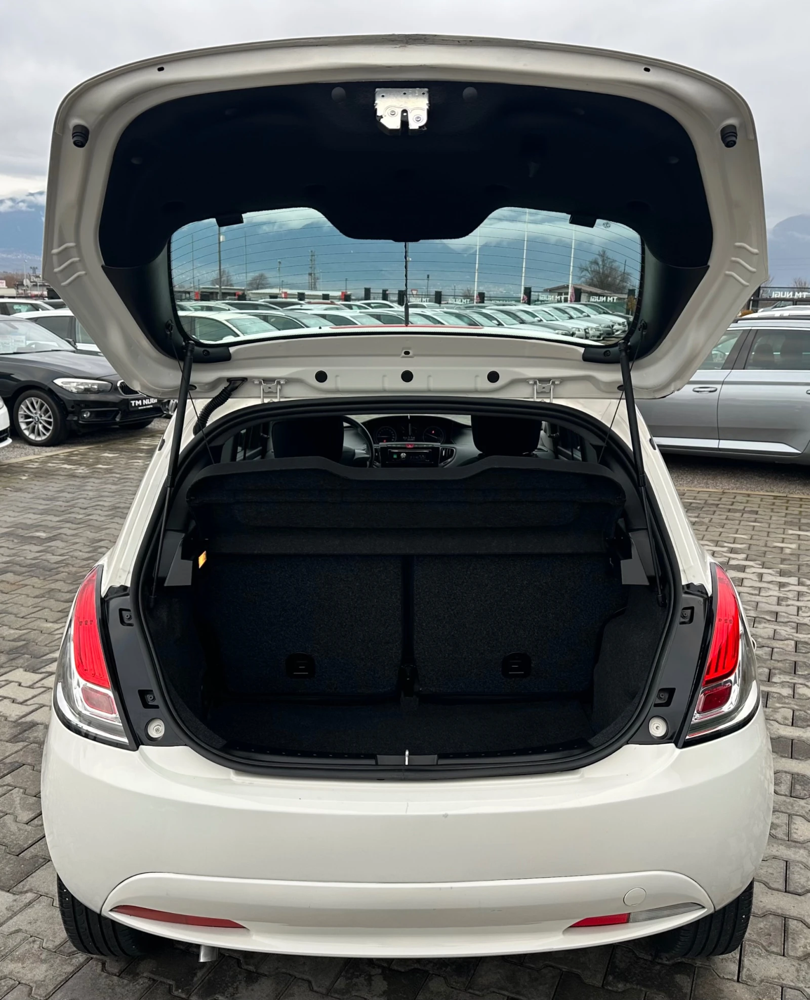 Lancia Ypsilon FACELIFT* 1.2I* EURO6B* TOP*  | Mobile.bg � ����������� 17
