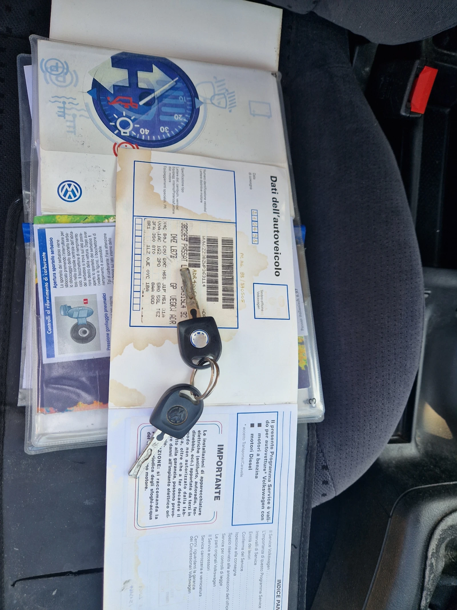 VW Passat 1.8i, 125кс, Климатик, Италия-БЕЗ РЪЖДИ. , снимка 15 - Автомобили и джипове - 53664693