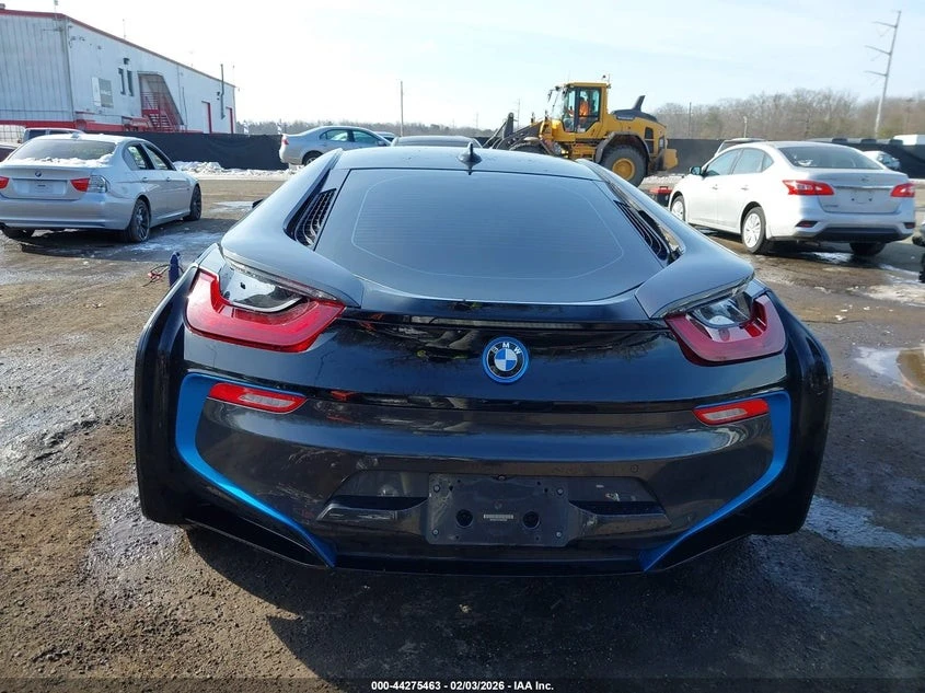 BMW i8 АВТО КРЕДИТ, снимка 7 - Автомобили и джипове - 53915428