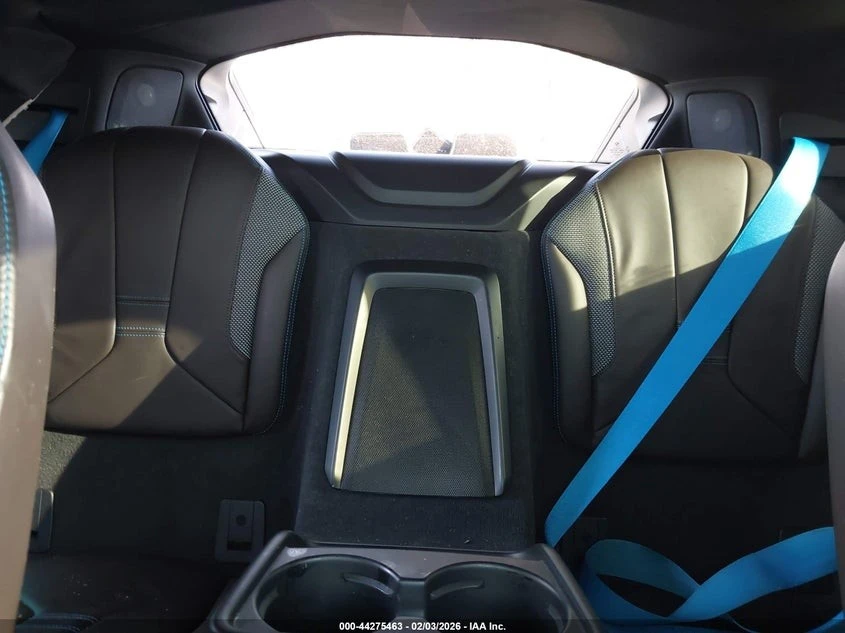 BMW i8 АВТО КРЕДИТ, снимка 12 - Автомобили и джипове - 53915428