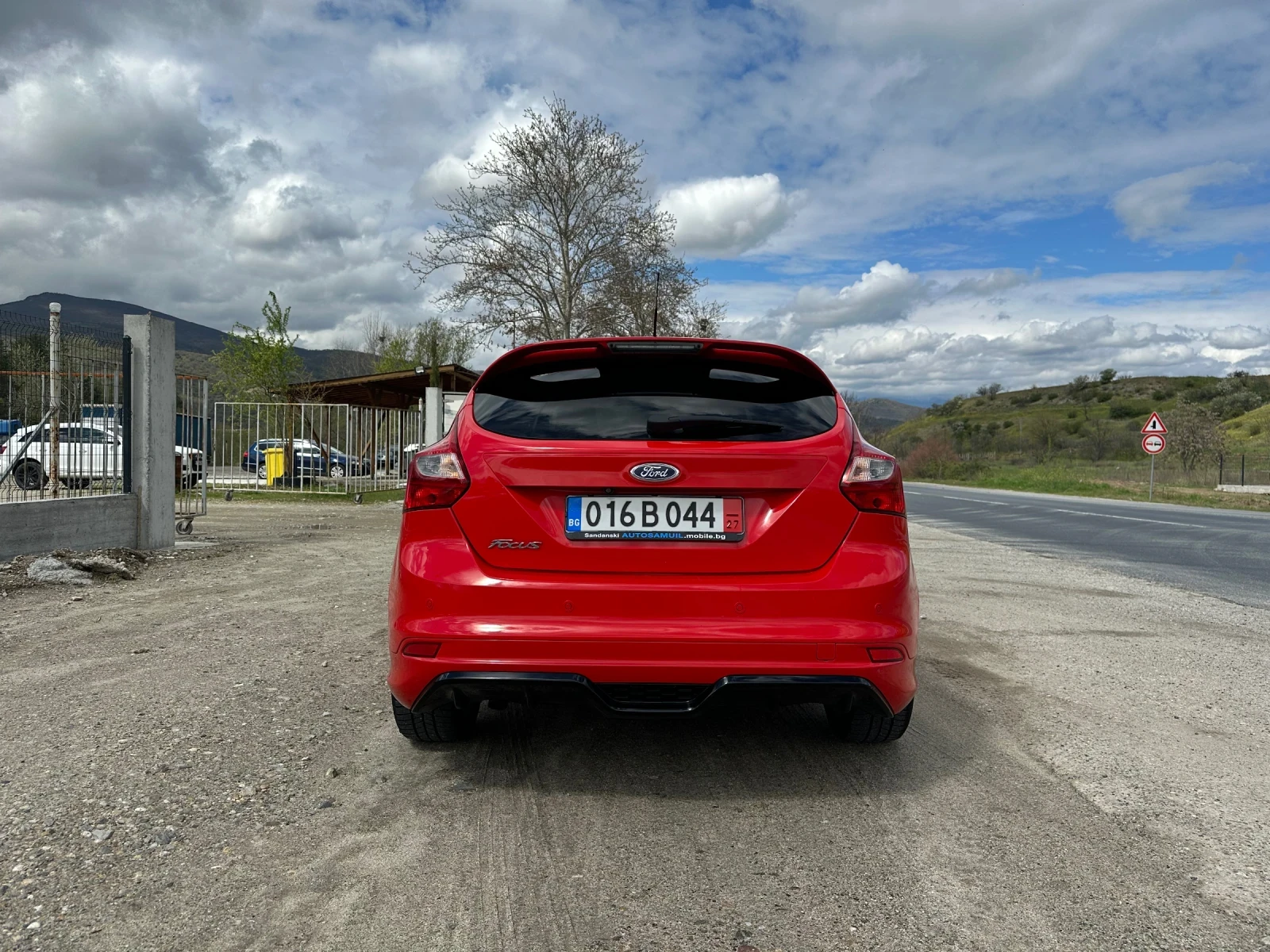 Ford Focus ST-Line 1.6TDCi 116ps Keyless NAVI, снимка 6 - Автомобили и джипове - 54082889