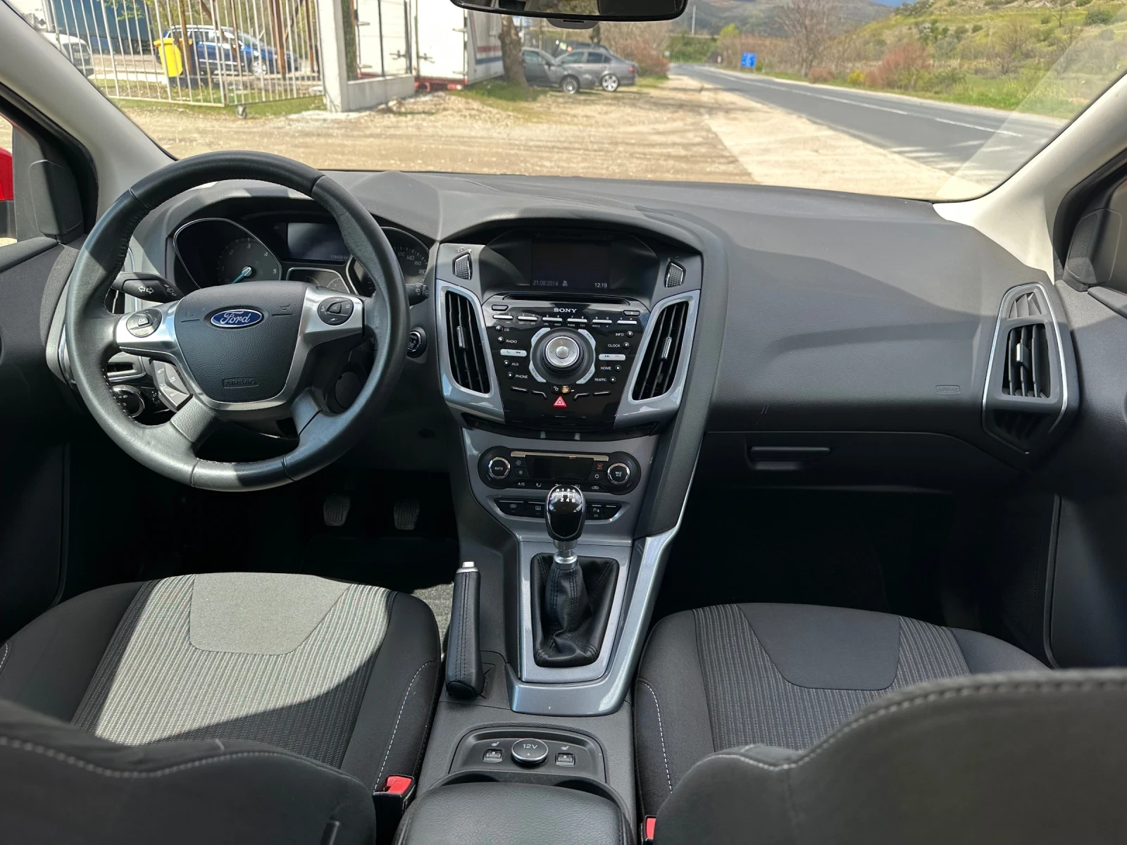 Ford Focus ST-Line 1.6TDCi 116ps Keyless NAVI, снимка 14 - Автомобили и джипове - 54082889