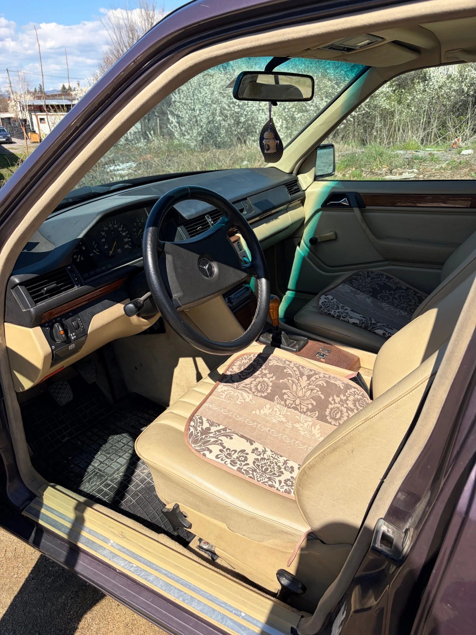 Mercedes-Benz 300, снимка 10 - Автомобили и джипове - 54098457