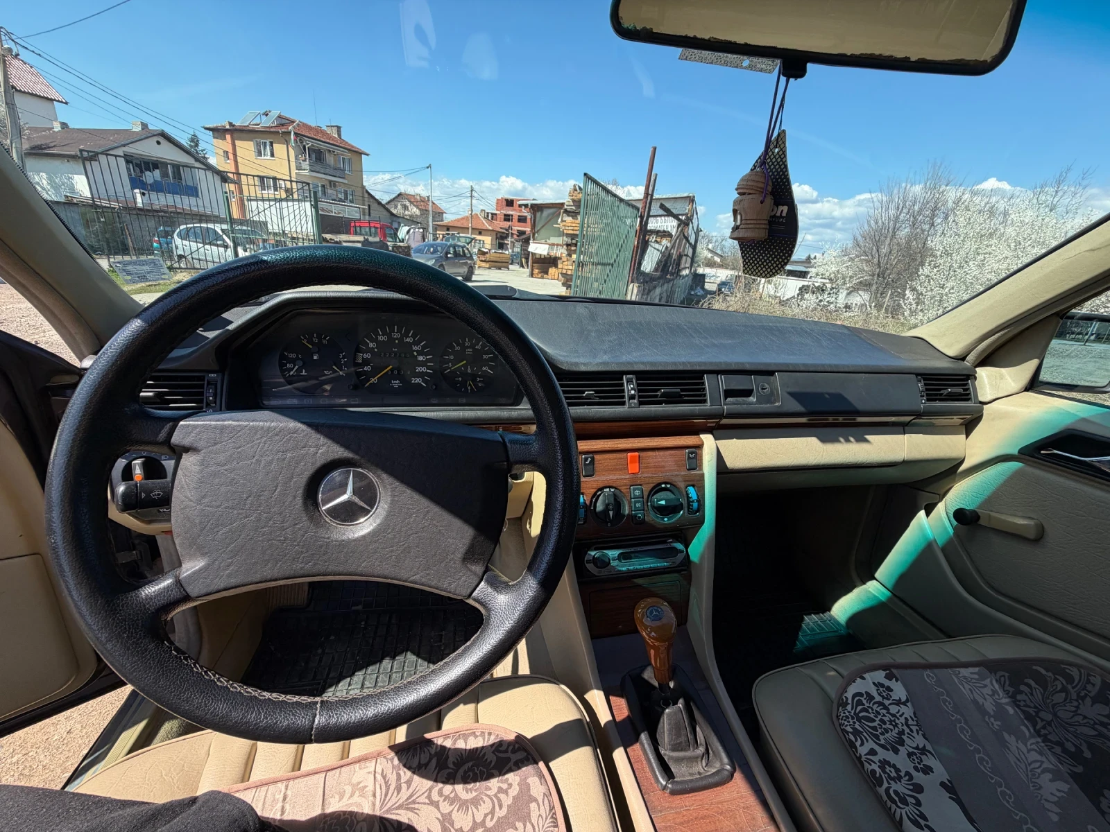 Mercedes-Benz 300, снимка 13 - Автомобили и джипове - 54098457