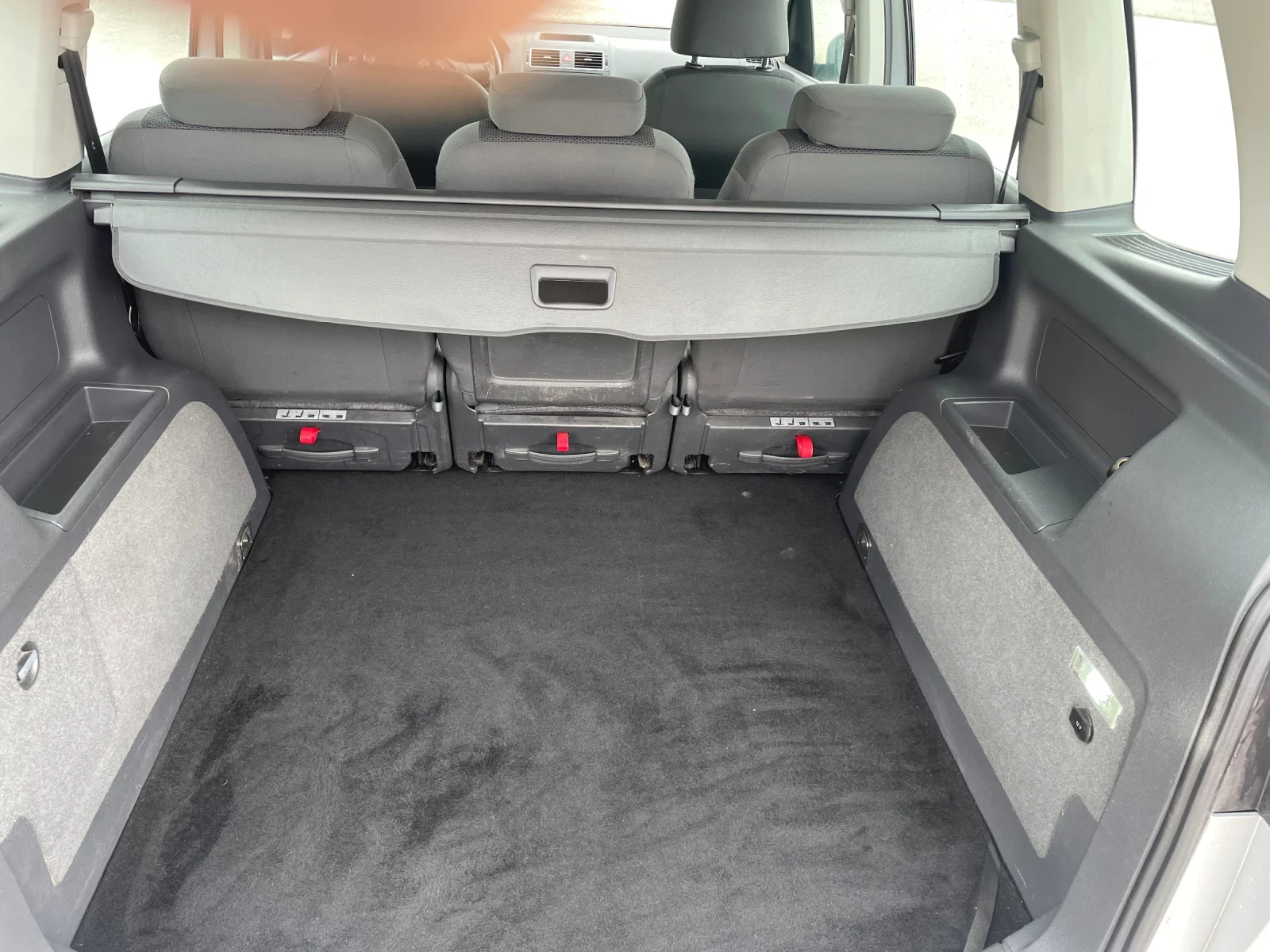 VW Touran, снимка 14 - Автомобили и джипове - 54411456