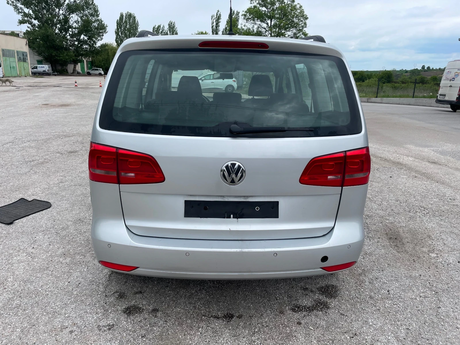 VW Touran, снимка 6 - Автомобили и джипове - 54411456