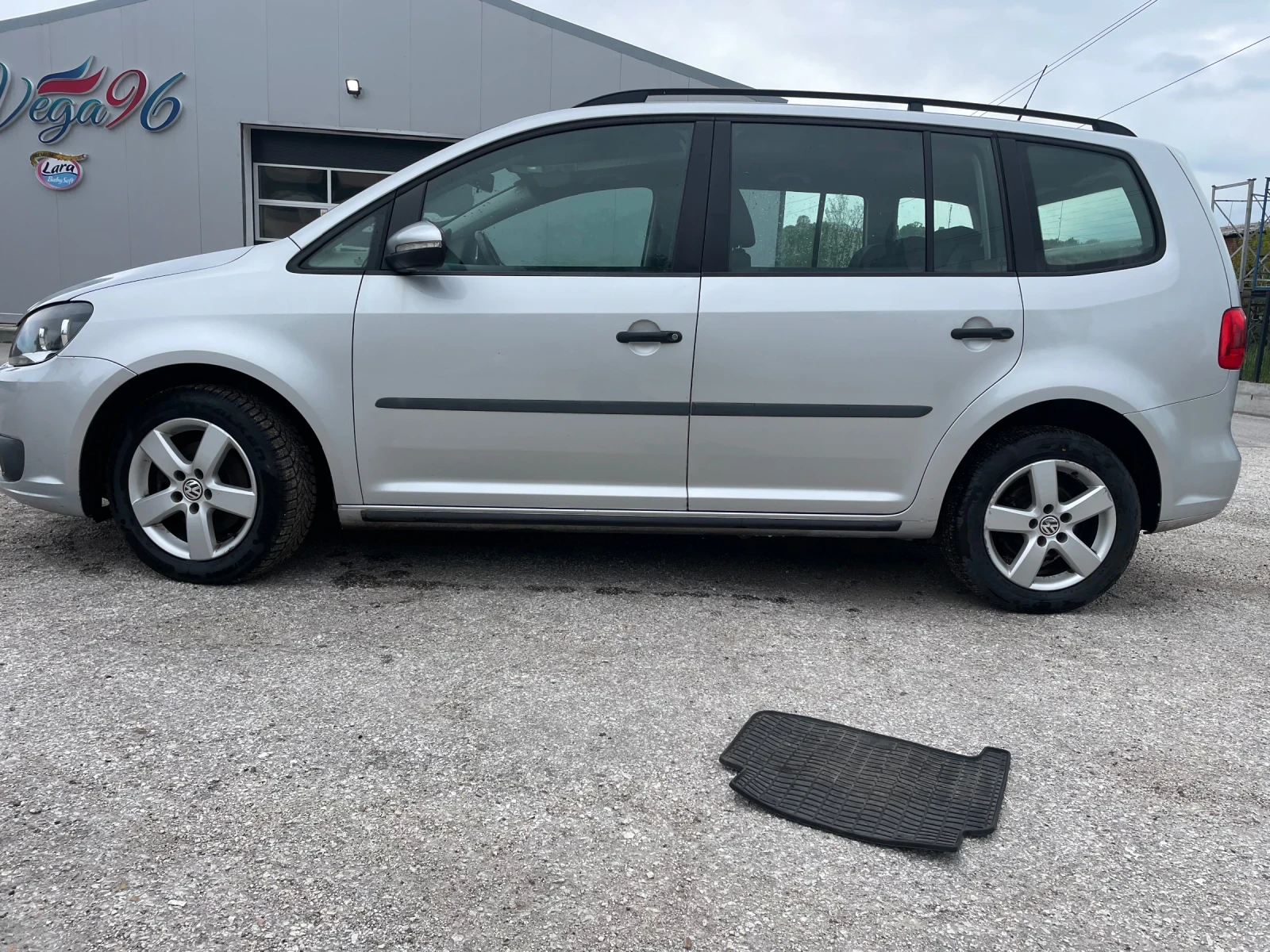 VW Touran, снимка 4 - Автомобили и джипове - 54411456