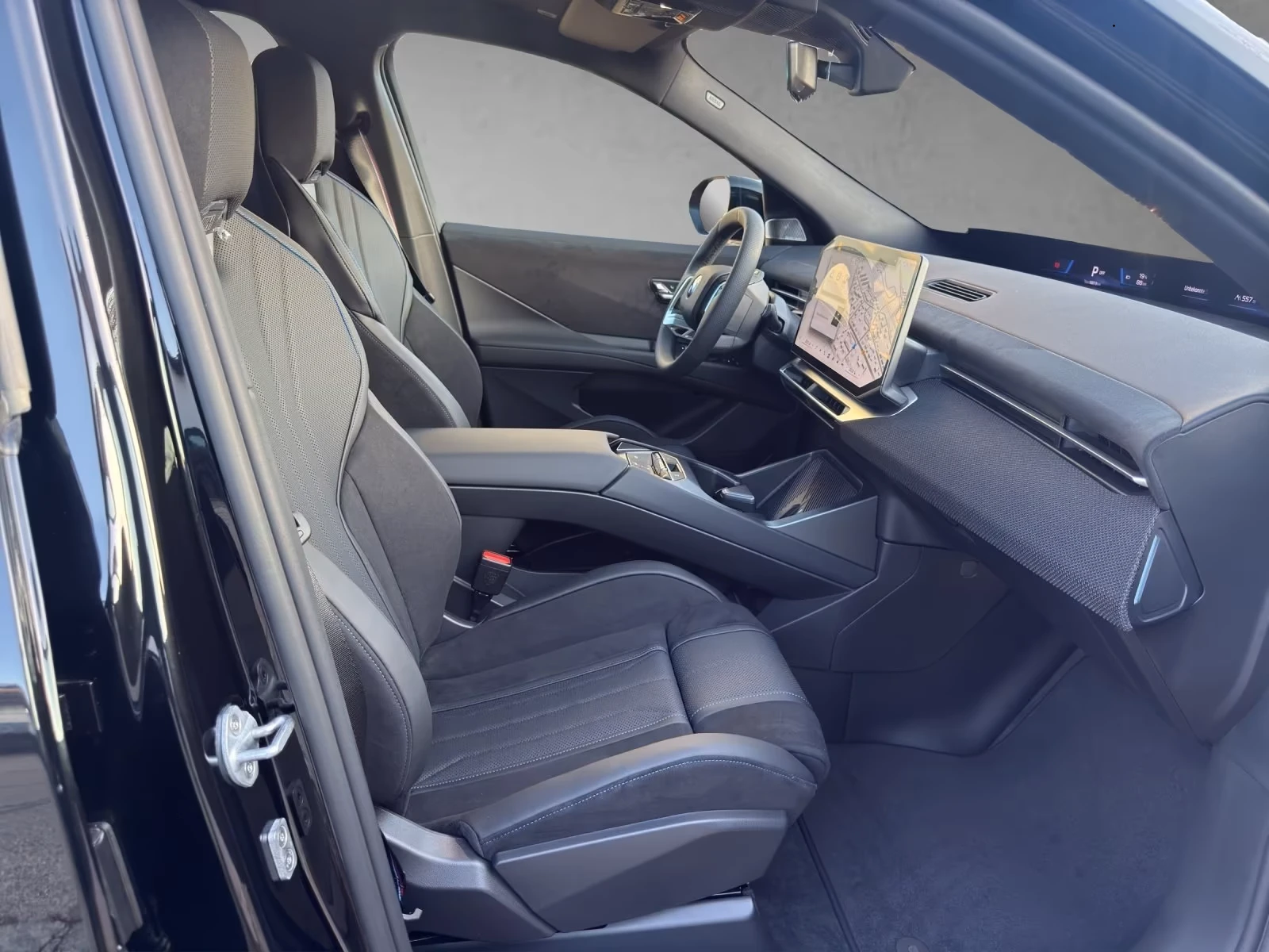 BMW iX3 M sport Pro, снимка 8 - Автомобили и джипове - 54454826
