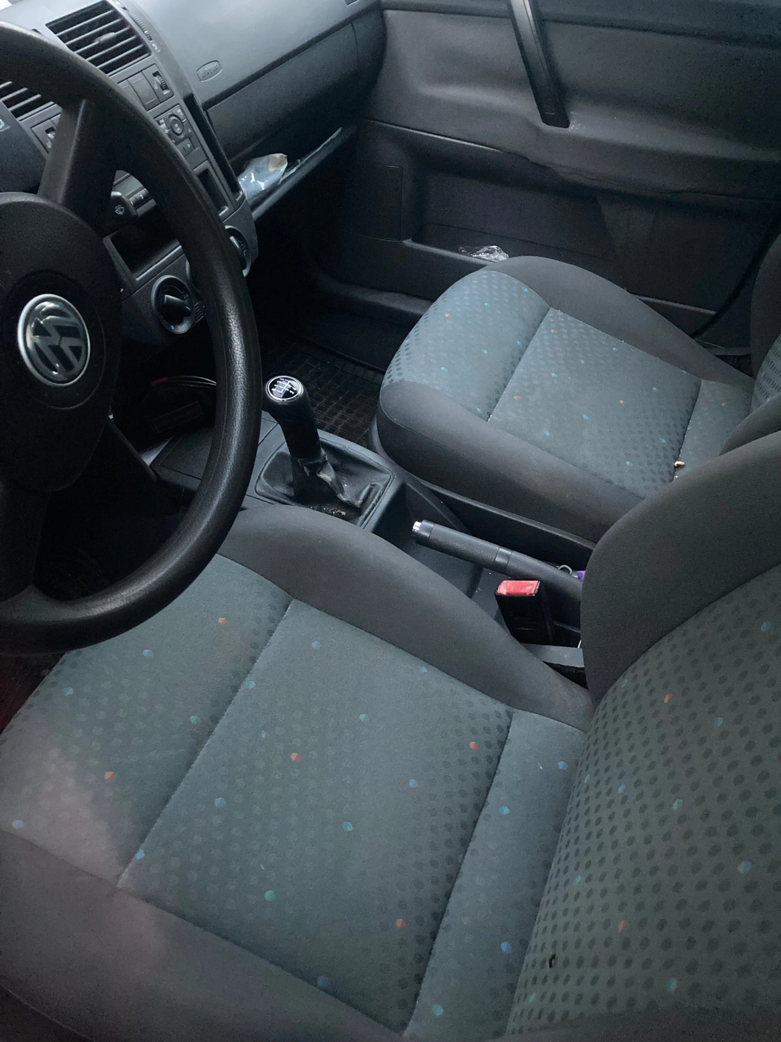 VW Polo Седан, снимка 3 - Автомобили и джипове - 54858141